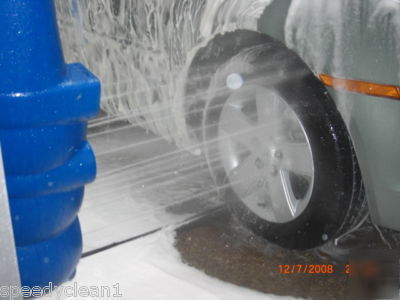 Belanger pivoting wheel stinger wheel cleaning system