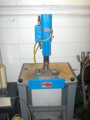 Joraco pneumatic press 1/2 ton