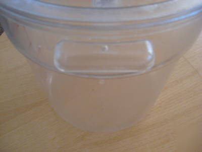 Cambro 12QT clear round food storage container w/lid