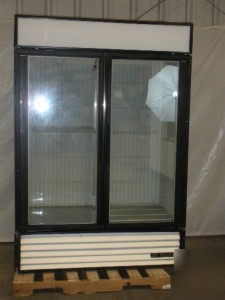 True gdm-49F glass door freezer 2 doors