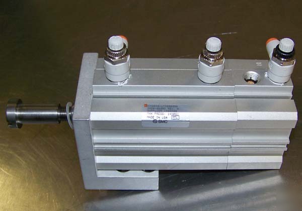 Smc NCQ2B40-UIA990830 single acting rod cylinder/3 port