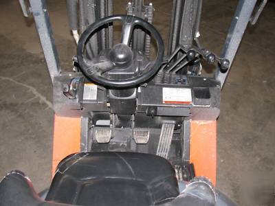 2004 toyota cushion 5000# lpg forklift- only 4371 hours