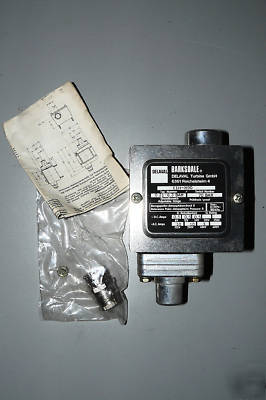 New barksdale E1H-H90 pressure switch 1/4