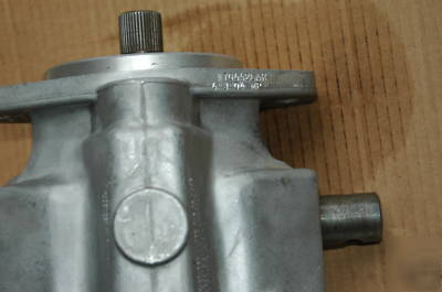 Eaton cessna W70442 lar hydrostatic pump W70442-lar