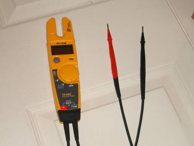 Fluke T5-600 ac dc volt current ohm meter voltmeter