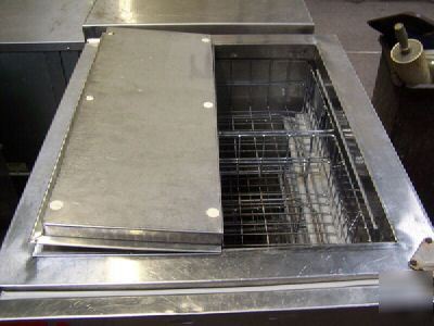 Carter hoffman 1/2 size mobile heated cabinet