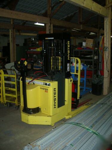 Hyster reach forklift