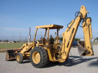 1986 ford 555B loader backhoe