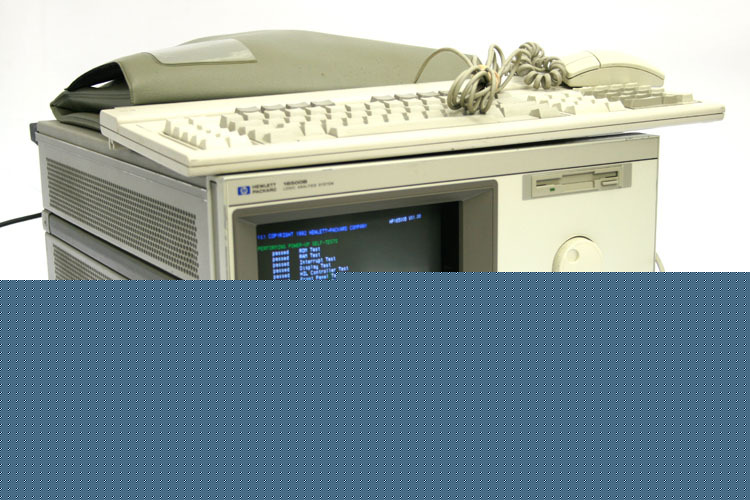 Hp 16500B logic analysis/analyzer/16550A/pods/keyboard