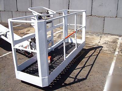 Snorkel TB42 boom lift aerial platform man lift