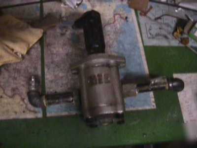  hydraulic 540 pto pump with low hrs 