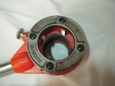 Ridgid 12-r T2 hand pipe threader w/2