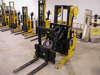 Big joe electric walkie straddle pallet stacker 1124 hr
