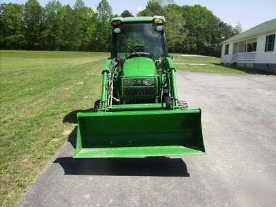 John deere 3520 w/cab & loader heat/ac/radio/cd