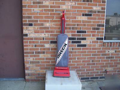 Oreck xl upright vacuum cleaner 2000RHB single motor