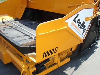 2002 leeboy 1000C asphalt paver only 1800 hours