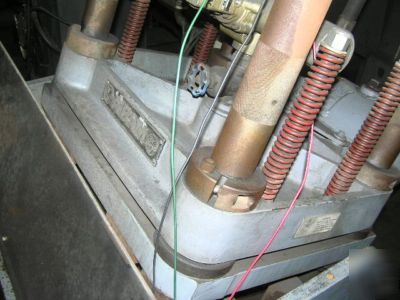 Airam 4-post air driven press