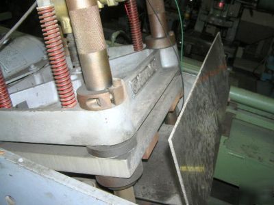 Airam 4-post air driven press