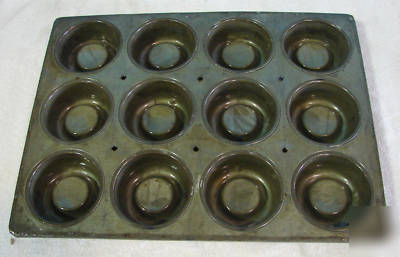 Ekco shortcake / mary ann pans