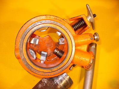 Victaulic pipe roll cut groover plumbing piping tool