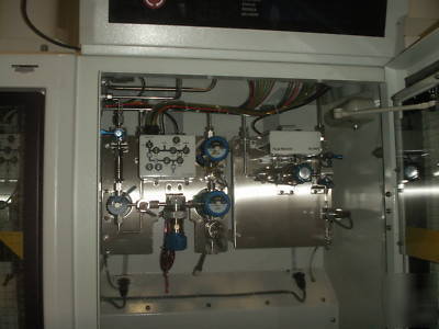 Boc 3 cylinder hazardous gas cabinet w/ auto crossover