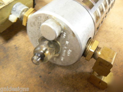 Watts R119-02J air line regulator & valve & lubricator 