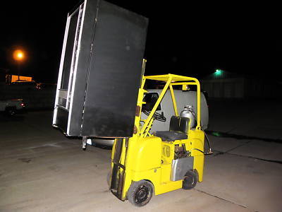 3,000 lb capacity propane fork lift, pallet jack