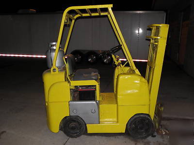 3,000 lb capacity propane fork lift, pallet jack