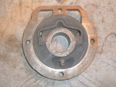 John deere b main bearing housing insert 