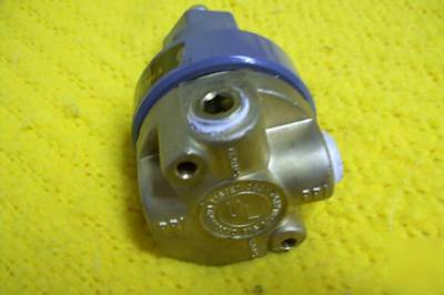 New norgren inert gas regulator 3,000 psi - 50 psi / 