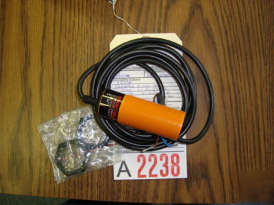 Efector capacitive 2 wire 8036AC15NL2AAXX