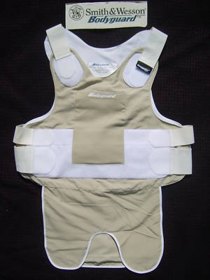 Smith & wesson body guard armor carrier- mens khaki + l