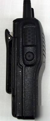 Vertex standard vx 160 uhf 2 way radio 16 channel 5 w