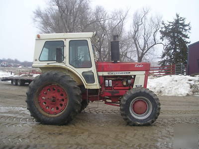 Ih international 1066 mfwd with coleman front end case 