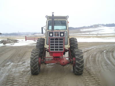 Ih international 1066 mfwd with coleman front end case 