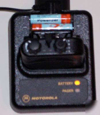 New motorola minitor iv 4 pager w/charger, guide, 2 bat