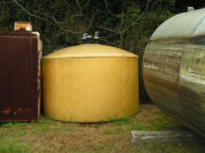 1900 2000 gal. poly processing tank