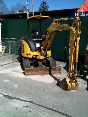 2007 komatsu PC27 mini excavator 6,130# only 492 hours 