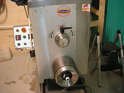 Pasta extruder cutter machine conveyor production line