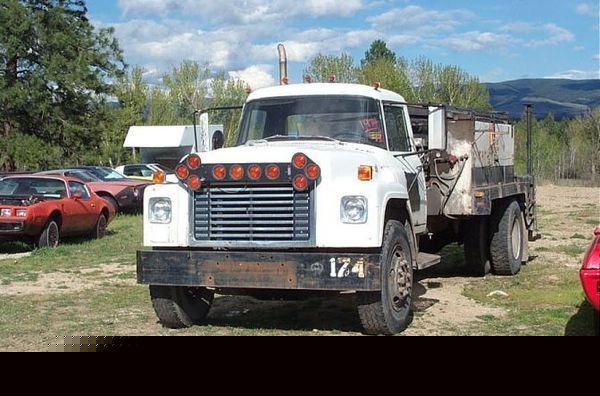 Pothole patcher loadstar asphalt mixer oil crack sealer