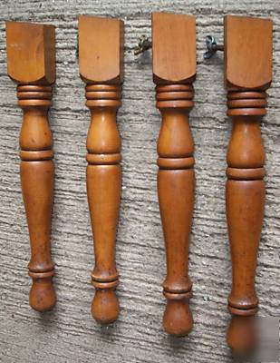 4 pc. vtg. shapely solid maple wood table, stool legs