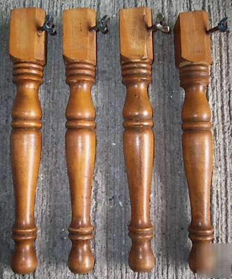 4 pc. vtg. shapely solid maple wood table, stool legs