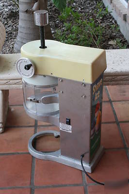 Gold medal shavemaster ii block ice shaver machine 