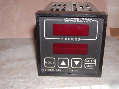 Watlow digital temperature controller 945A-1DA1-A000