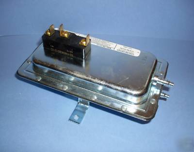 Cleveland controls pressure sensing switch dfs-221-112