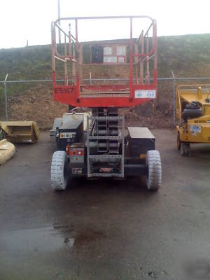 30' mec 3068 es rt scissor lift solid tires