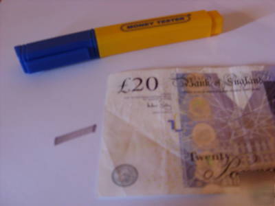 Fake / counterfeit bank note money tester