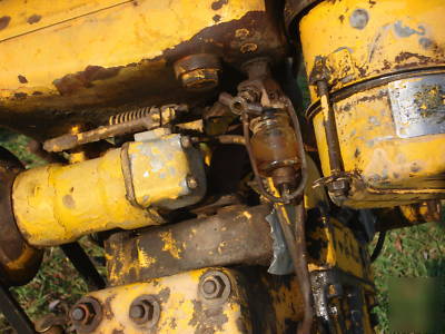 Caterpillar D4 7U - pony motor