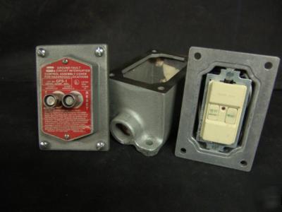 Crouse hinds explosion proof gfi with switch gfs-1