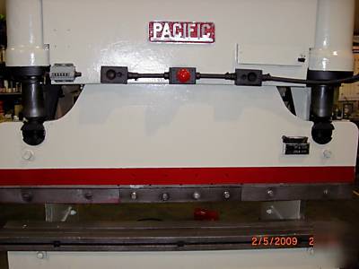 Pacific series J55-6 55 ton hydraulic press brake, 1972